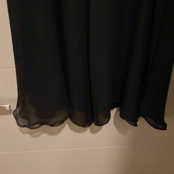 Beautiful like new silk and chiffon evening pants.  Size 8 - Picture 3 of 7